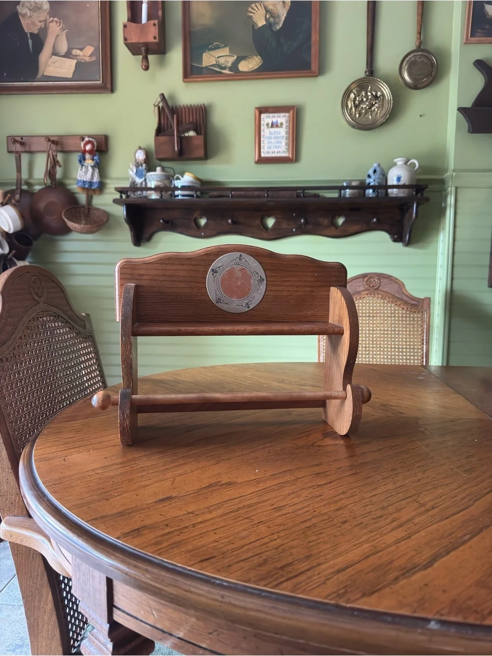 Vintage Paul Revere Shoppe Wooden Wall Shelf & Towel Rack – Hand Painted Ceramic